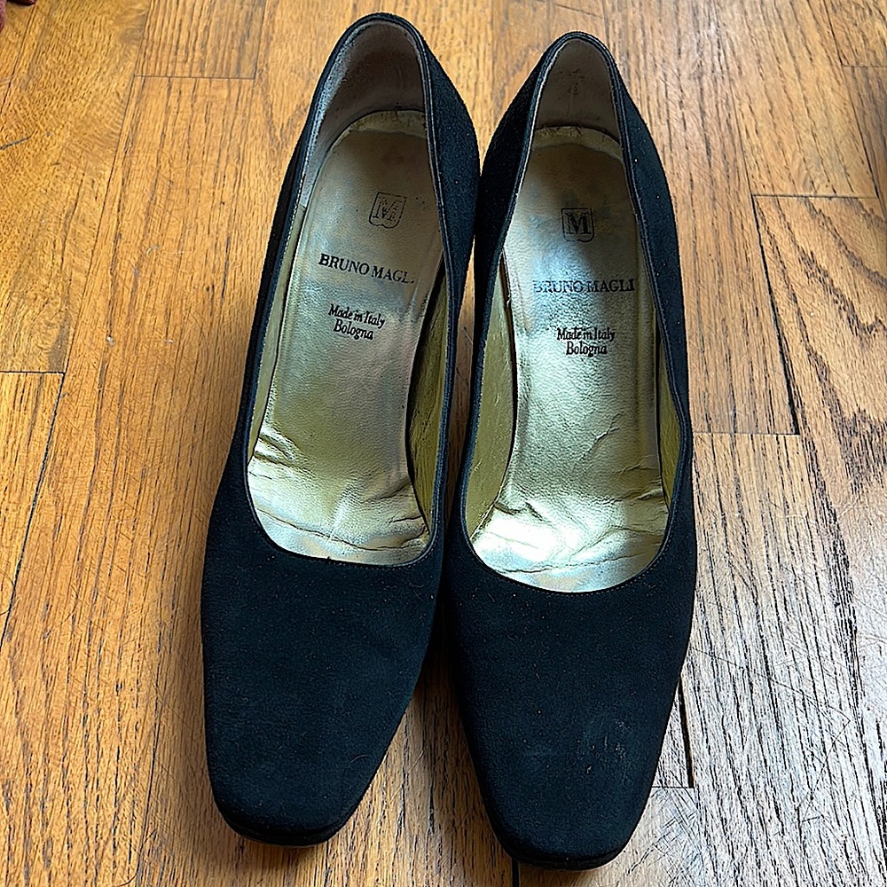 Designer Bruno Magli Size 8 Used condition black suede 3 inch black heel